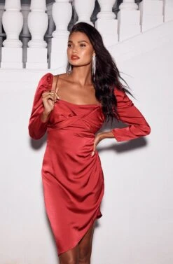 Claudina Rhinestone Embellished Satin Long Sleeve Midi Dress 13 Claudina Rhinestone Embellished Satin Long Sleeve Midi Dress -Astr The Label Shop 21 11 04 LOOK 25 0030 2