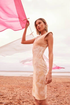 Anastasia Tie Dye Shoulder Pad Dress 15 Anastasia Tie Dye Shoulder Pad Dress -Astr The Label Shop 210513 ASTR PinkLake 11 2138