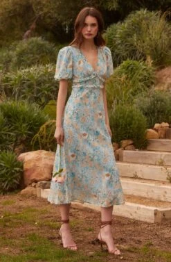 Esperanza Floral Puff Sleeve Midi Dress 19 Esperanza Floral Puff Sleeve Midi Dress -Astr The Label Shop 23 01 19 ASTR WEDDING0355