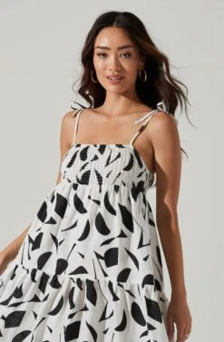 Marlene Square Neck Smocked Midi Dress 22 Marlene Square Neck Smocked Midi Dress -Astr The Label Shop ACDR101104 BLACKABSTRACT 4