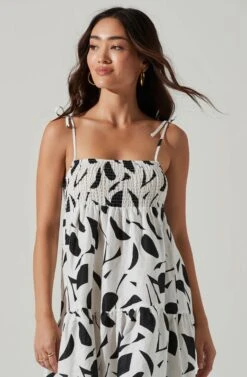 Marlene Square Neck Smocked Midi Dress 20 Marlene Square Neck Smocked Midi Dress -Astr The Label Shop ACDR101104 BLACKABSTRACT 5