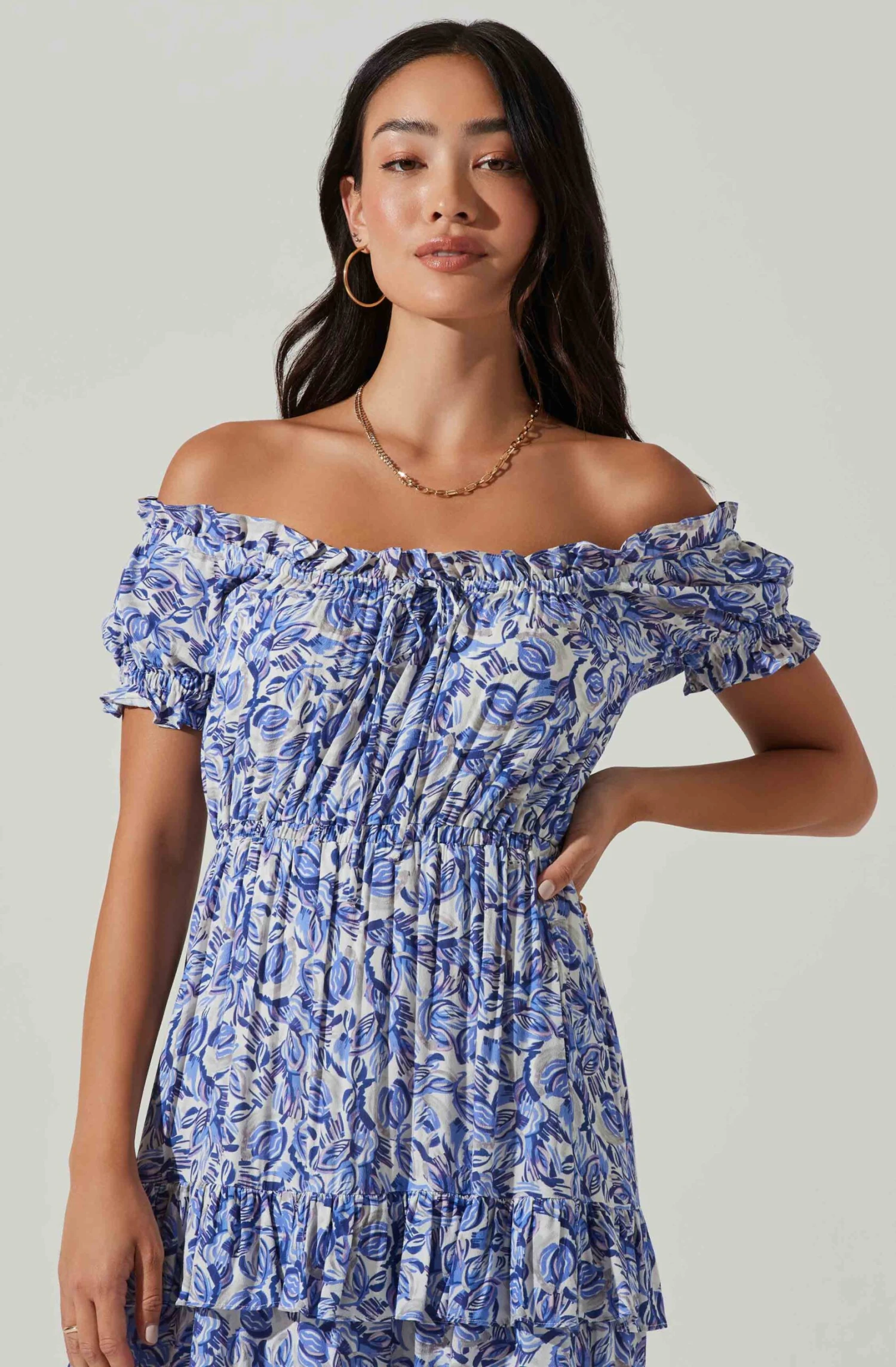 Viona Floral Off Shoulder Tiered Maxi Dress 4 Viona Floral Off Shoulder Tiered Maxi Dress - Image 2