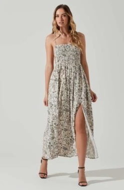 Stasia Floral Smocked Midi Dress 17 Stasia Floral Smocked Midi Dress -Astr The Label Shop ACDR101720P DARKBROWNPAISLEY 1