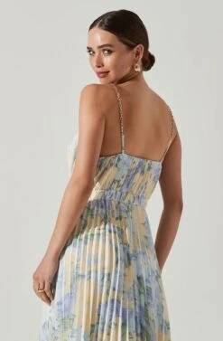 Loralee Pleated Floral Midi Dress 8 Loralee Pleated Floral Midi Dress -Astr The Label Shop ACDR101790B YELLOWMULTI 3 0851f65d 517c 4f0e b85c 19edc0286d7b