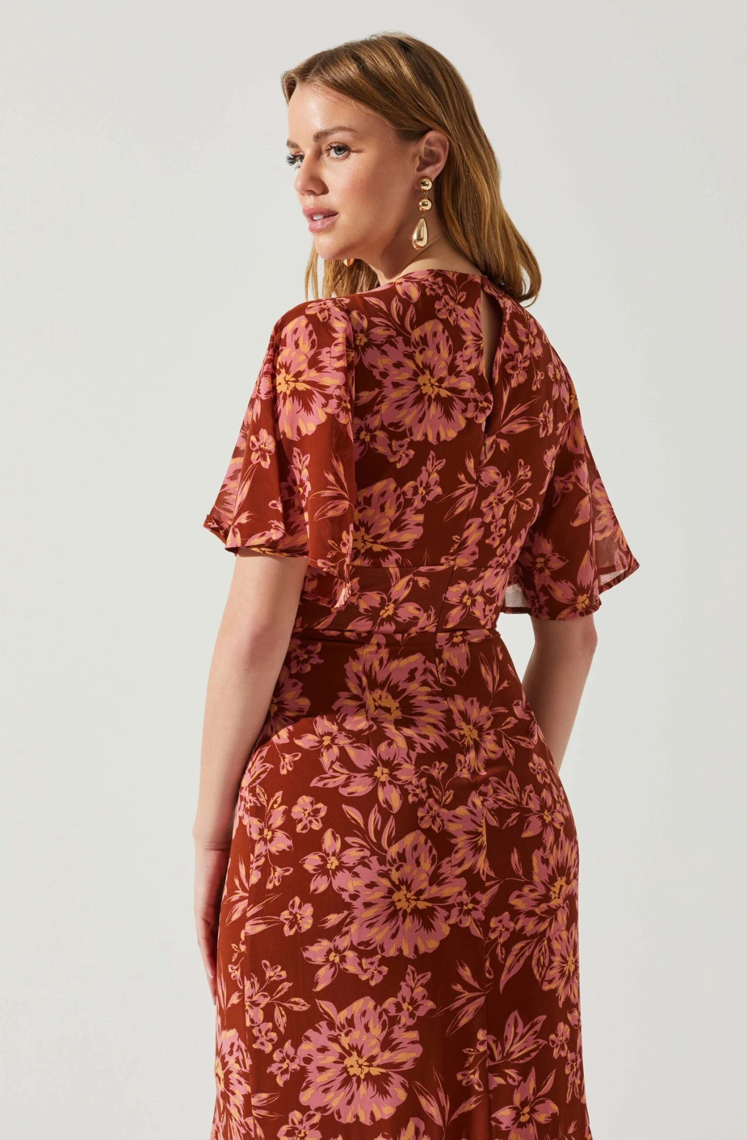 Kenzie Floral Maxi Dress 7 Kenzie Floral Maxi Dress - Image 5