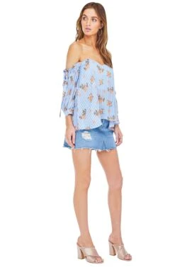 Jillian Floral Top 8 Jillian Floral Top -Astr The Label Shop ACT13372 BLUE PEACH FLORAL 02 8dc0afd1 c473 4ac4 bdd5 ebc64b5c38ff