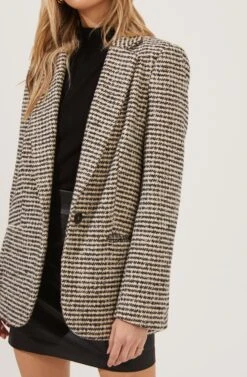 Harlow Houndstooth Oversized Blazer 12 Harlow Houndstooth Oversized Blazer -Astr The Label Shop ACT16133B HAZELNUT BLACKHOUNDSTOOTH 4