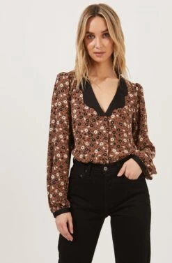Lula Floral Contrast Collar Top