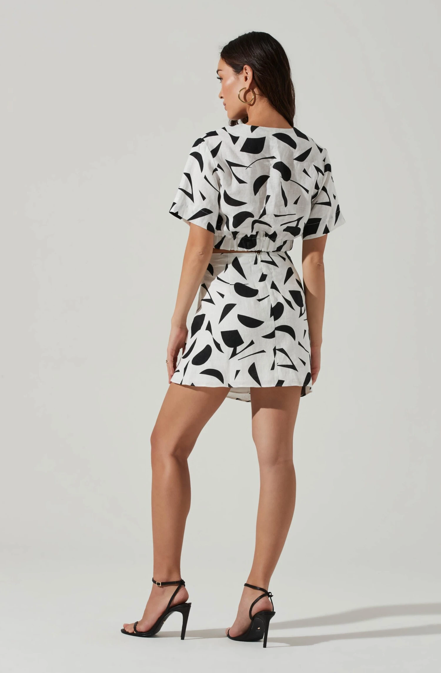 Nirina Abstract Print Wrapped Front Crop Top 8 Nirina Abstract Print Wrapped Front Crop Top - Image 6