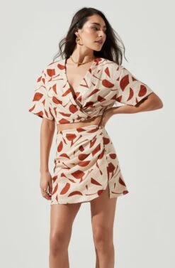 Nirina Abstract Print Wrapped Front Crop Top 19 Nirina Abstract Print Wrapped Front Crop Top -Astr The Label Shop ACT17049 RUSTABSTRACT 3
