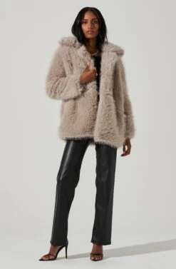 Hadley Faux Fur Coat -Astr The Label Shop ACT17441 SILVER 2 ba6d85fe 52d6 4305 ac56 c5fcbb176a79