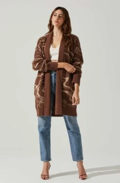 Vada Abstract Swirl Oversized Sweater 11 Vada Abstract Swirl Oversized Sweater -Astr The Label Shop ACT17580SH BROWNSWIRL 2