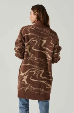 Vada Abstract Swirl Oversized Sweater 13 Vada Abstract Swirl Oversized Sweater -Astr The Label Shop ACT17580SH BROWNSWIRL 5