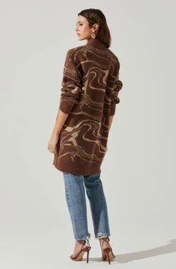 Vada Abstract Swirl Oversized Sweater 12 Vada Abstract Swirl Oversized Sweater -Astr The Label Shop ACT17580SH BROWNSWIRL 6