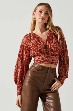 Pernilla Pleated Floral Puff Sleeve Top 20 Pernilla Pleated Floral Puff Sleeve Top -Astr The Label Shop ACT17858C RUSTFLORAL 4