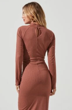 Long Sleeve Twist Bust Midi Dress 17 Long Sleeve Twist Bust Midi Dress -Astr The Label Shop ADR101045 DARKBLUSH 4