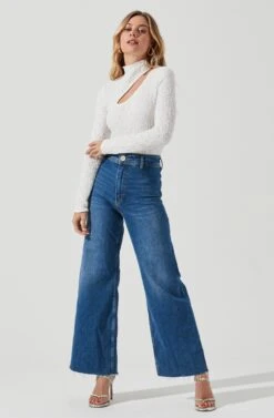 Slit Mock Neck Top 26 Slit Mock Neck Top -Astr The Label Shop AT16954 IVORY 1