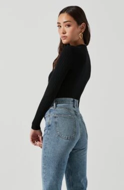 Twist Front Sweater 25 Twist Front Sweater -Astr The Label Shop AT17051 BLACK 1317