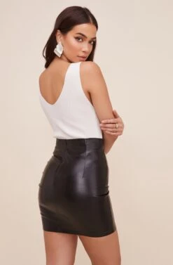 Ribbed V Neck Bodysuit -Astr The Label Shop WL18 1285 IVORY 5